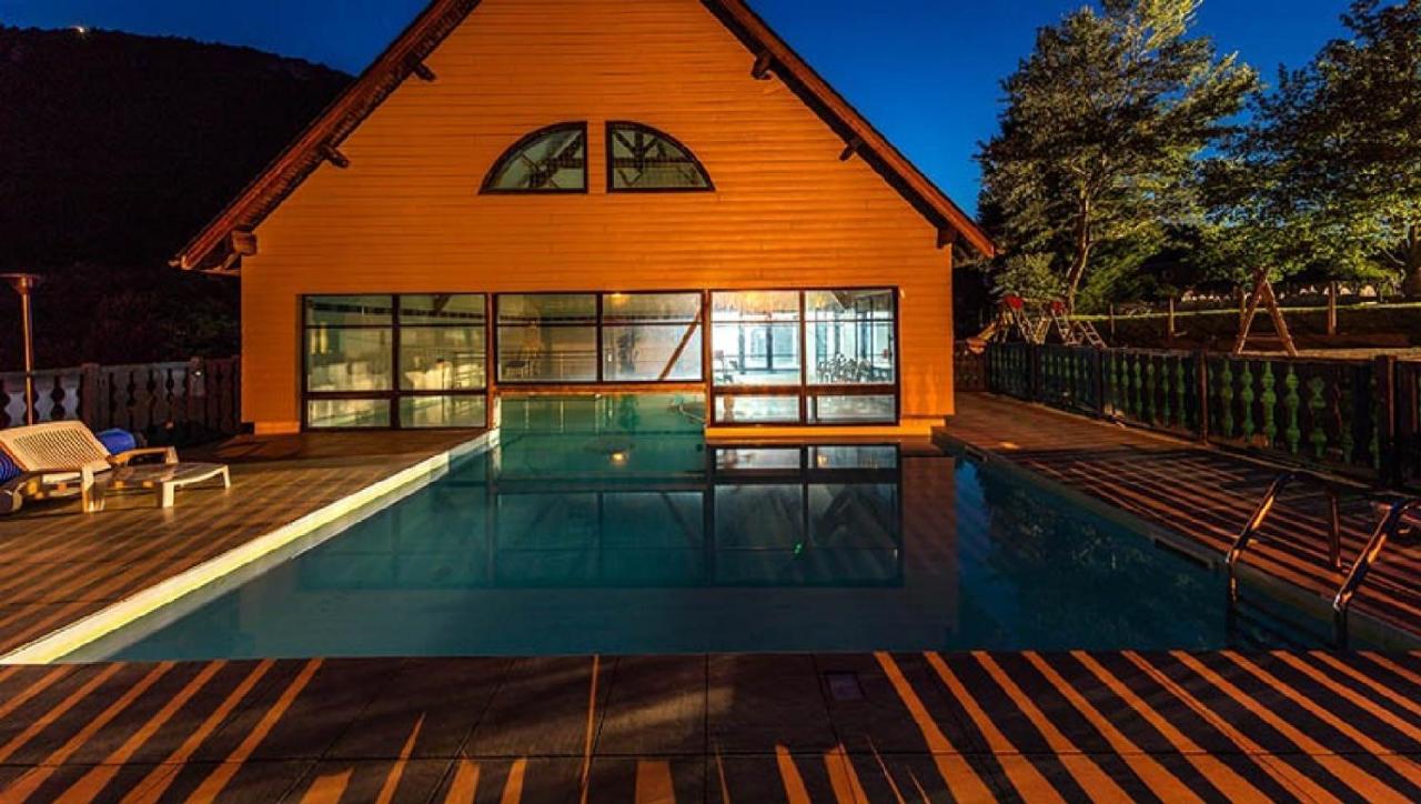 Residence Les Trois Vallees - Arreau Exterior photo