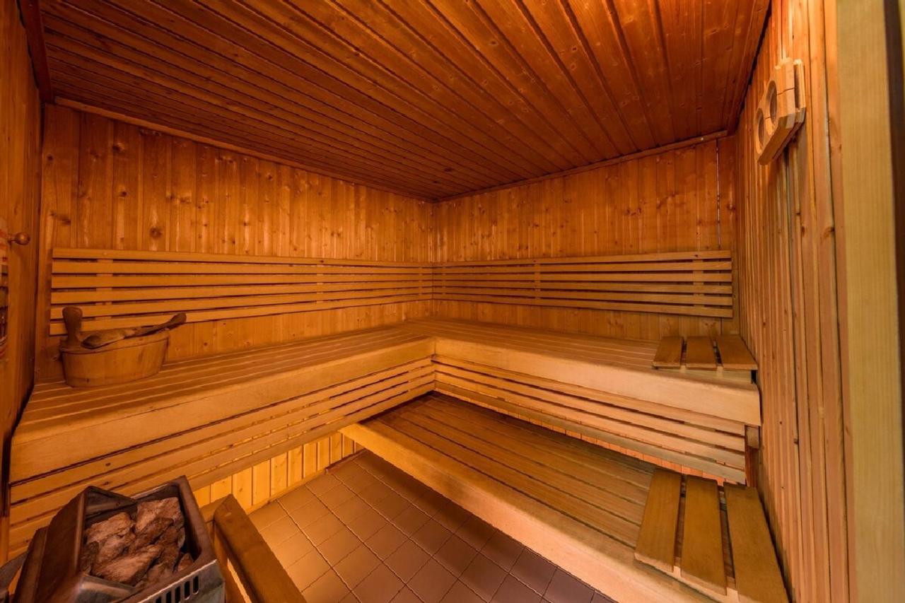 Residence Les Trois Vallees - Arreau Exterior photo